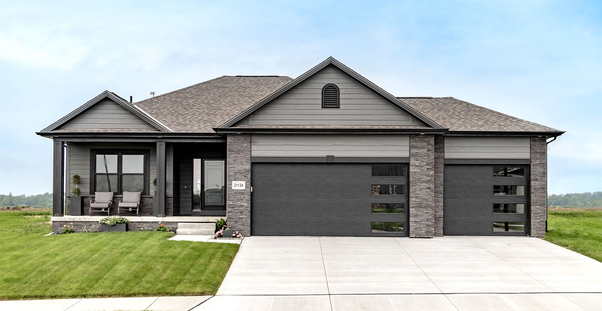 exterior of the wingate model home by Charleston Homes